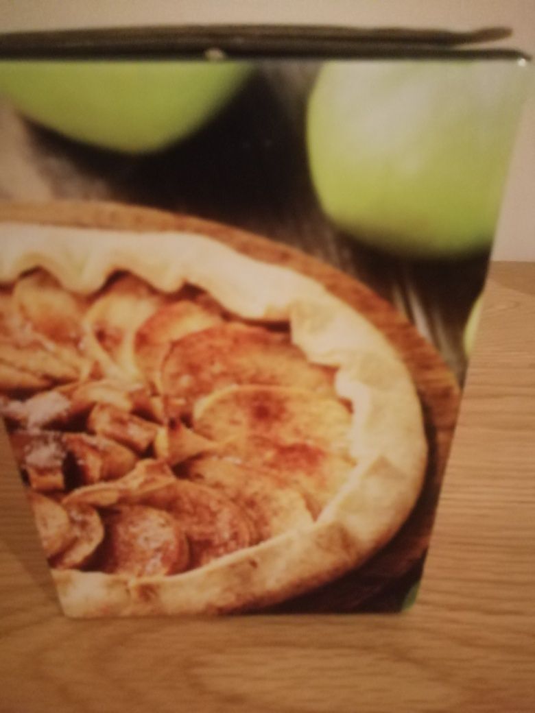 Уред за Белене и рязане на ябълки