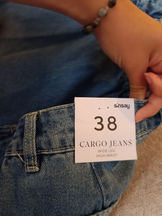 Pantaloni cargo noi