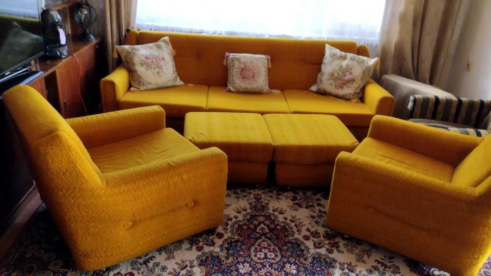 Холова гарнитура - Диван с 2 клесла и 2 табуретки