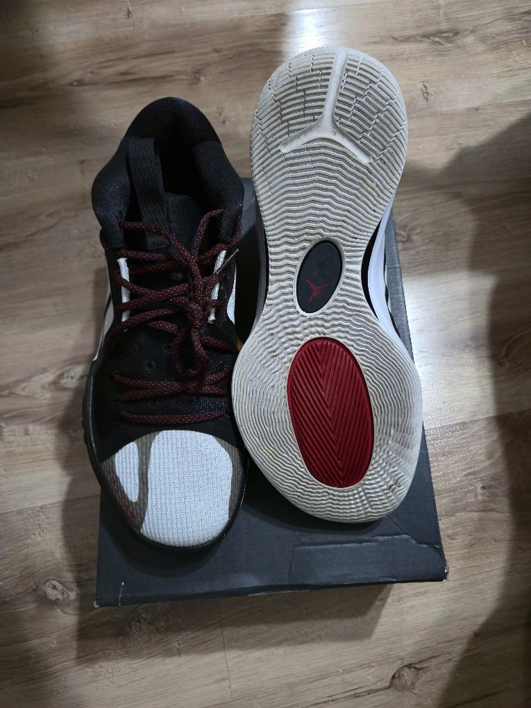 Adidași Jordan Zoom Separate