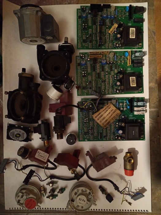 Ariston T2  Placa electronica Modul aprindere Corp pompa Vana gaz