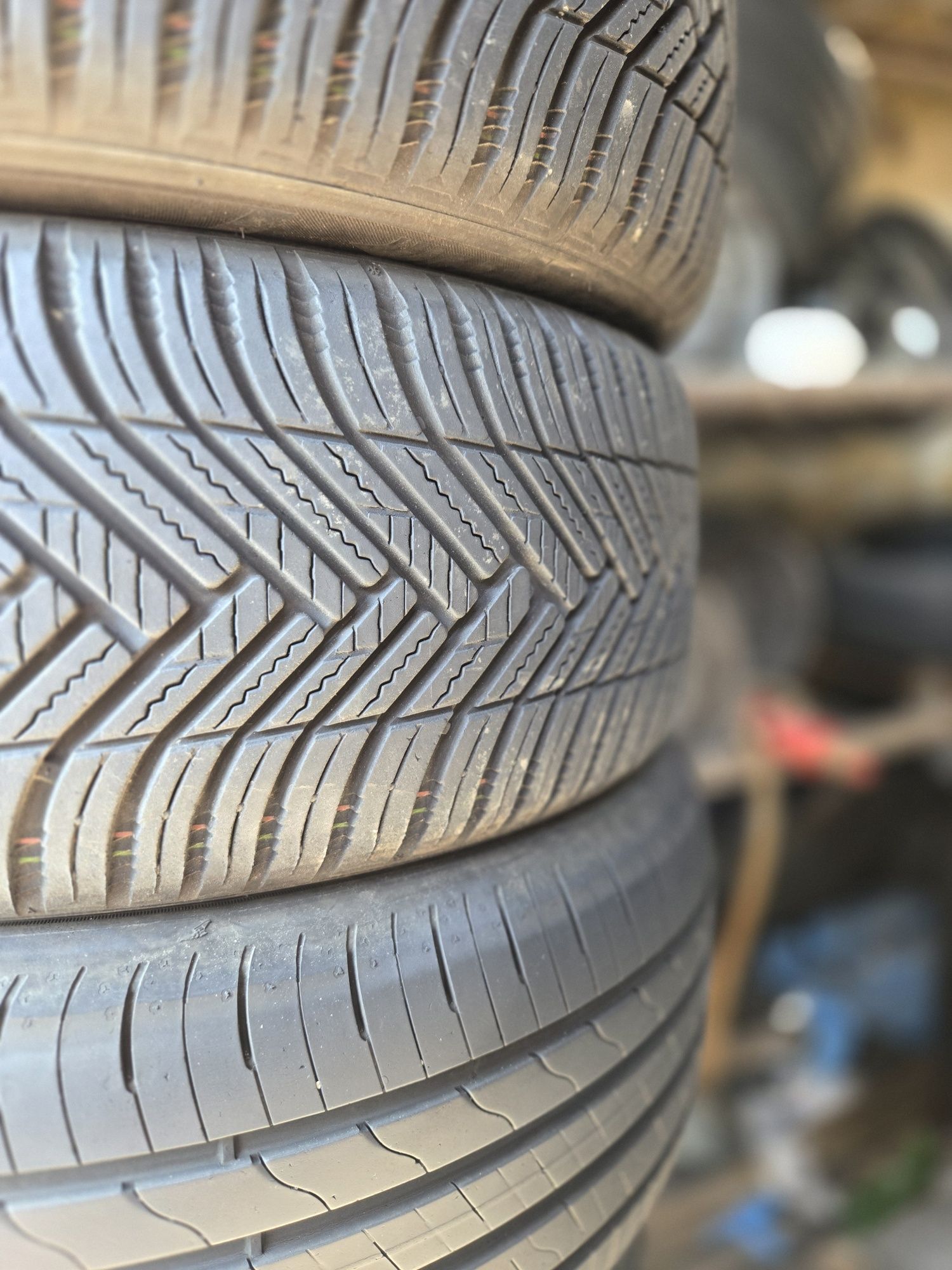 2бр. 205 50 17 Hankook всесезонни.