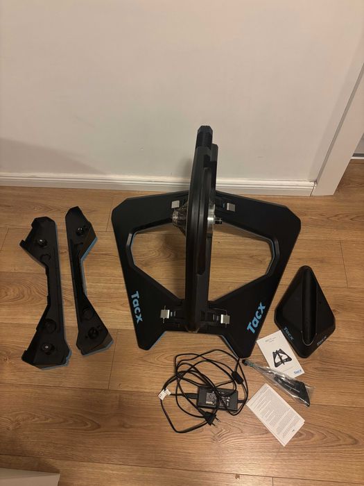 Vand Tacx NEO 2T Smart trainer cu Motion Plates
