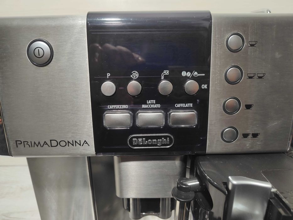 Кафеавтомат - робот Delonghi PRIMADONNA ESAM 6600
