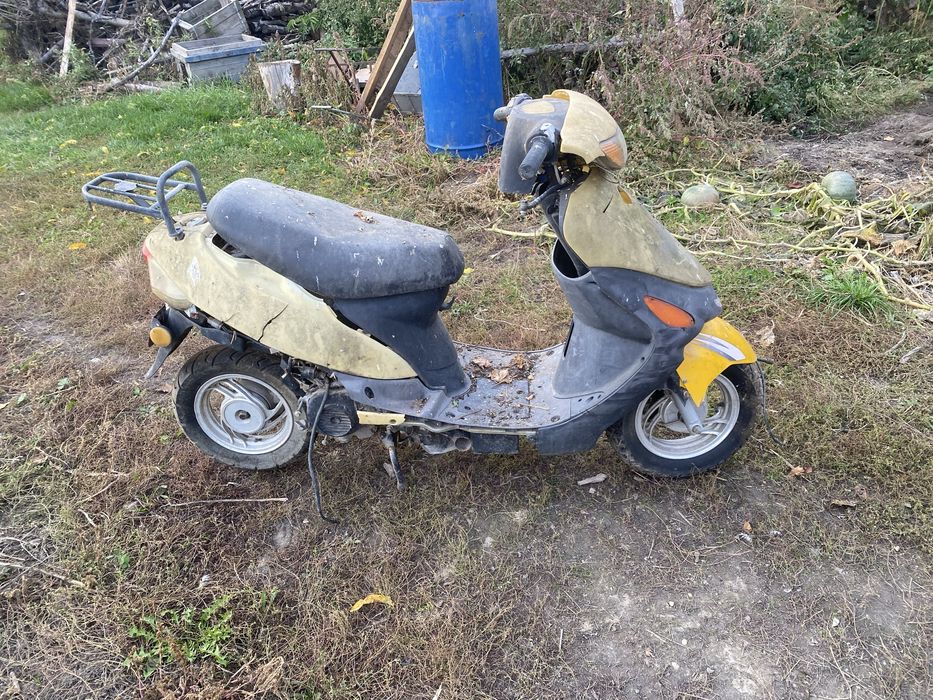 Vand 3 scutere si o motocicleta