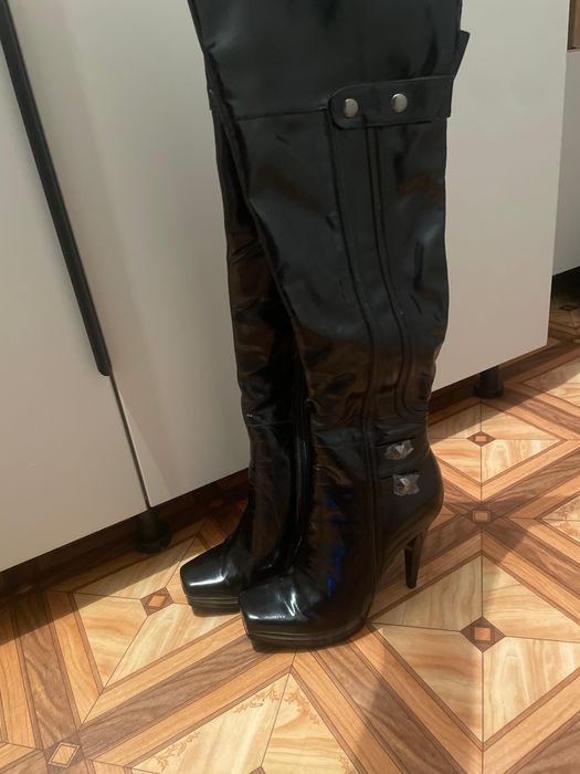 Продам сапоги новые