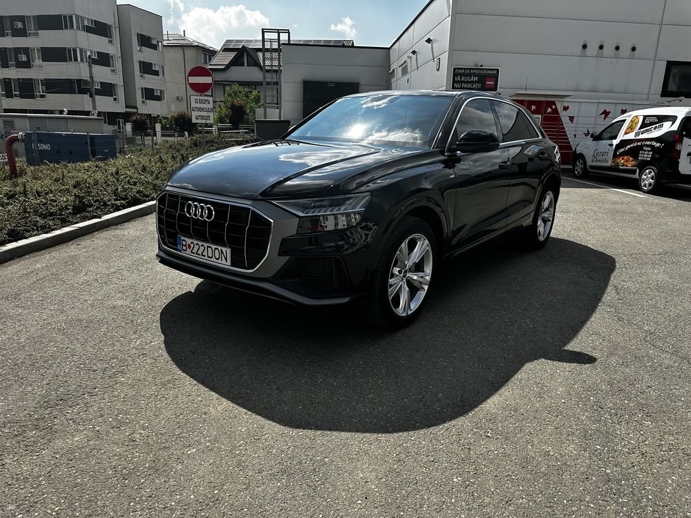 Vand Audi Q8, Garantie Audi pana in Aprilie 2025.