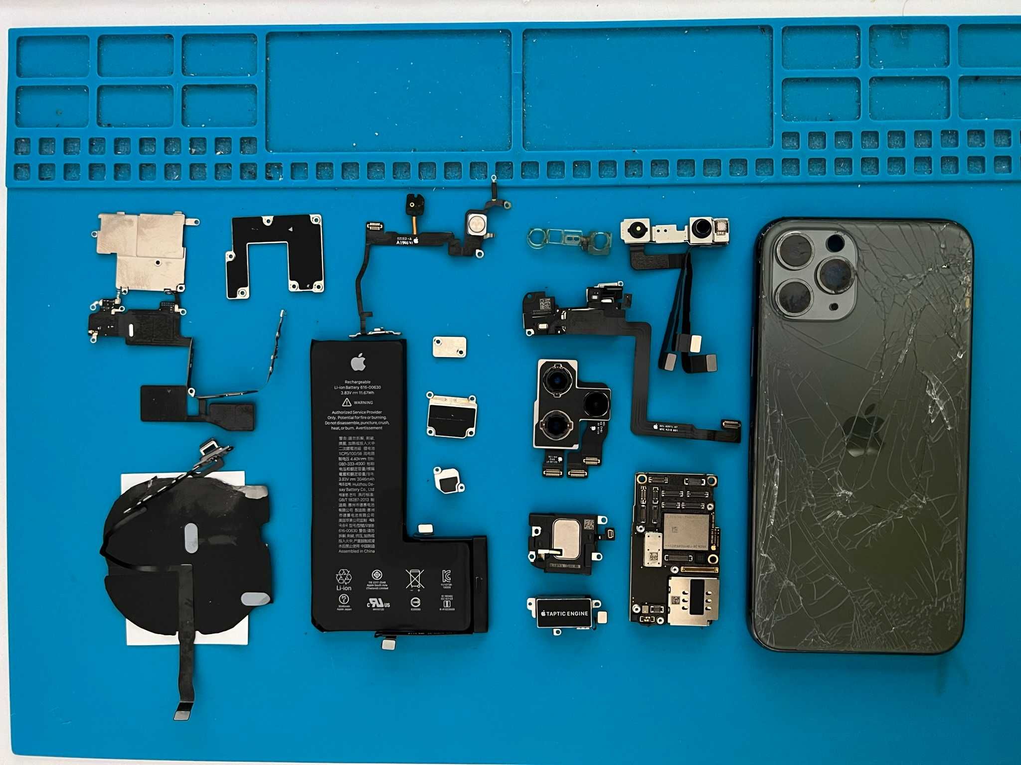 iPhone 11 Pro на части