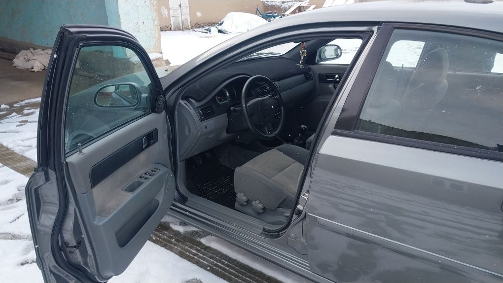Avto mashina Laseti Jentra