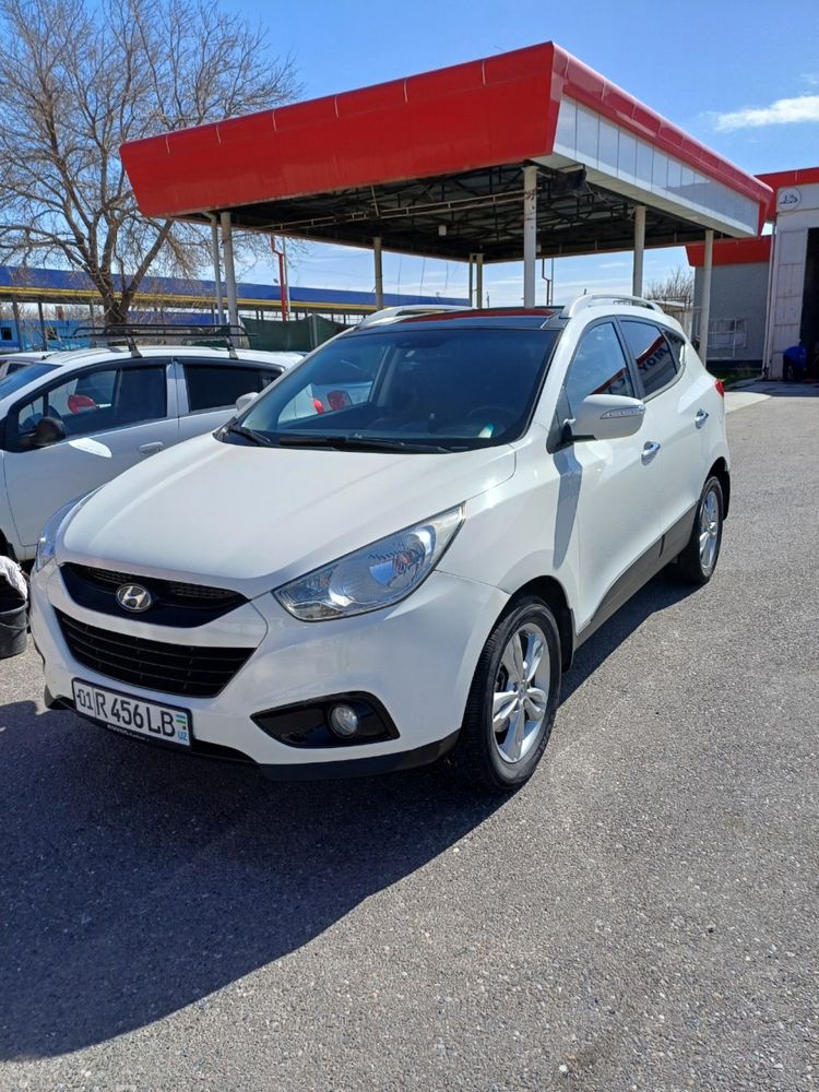 Hyundai tucson 2012 4WD FULL