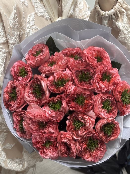 пионовидные розы (свежие)21 штук.
