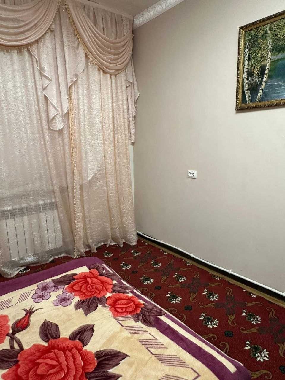Продаётся 
4 комнатная квартира с гаражом в месте . 95 кв м.