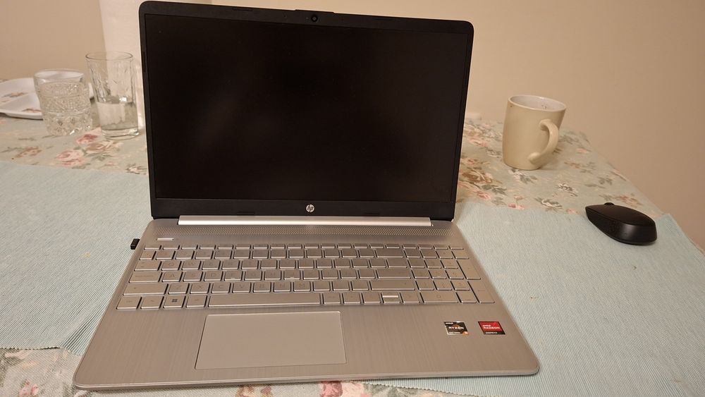 Laptop HP 15.6 inch, Ryzen 5500U, 6cores 12 threads, 8gb ddr, 512g ssd