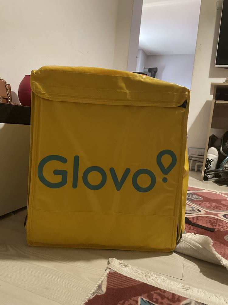 Vand genata glovo impreuna cu borseta de telofn tach