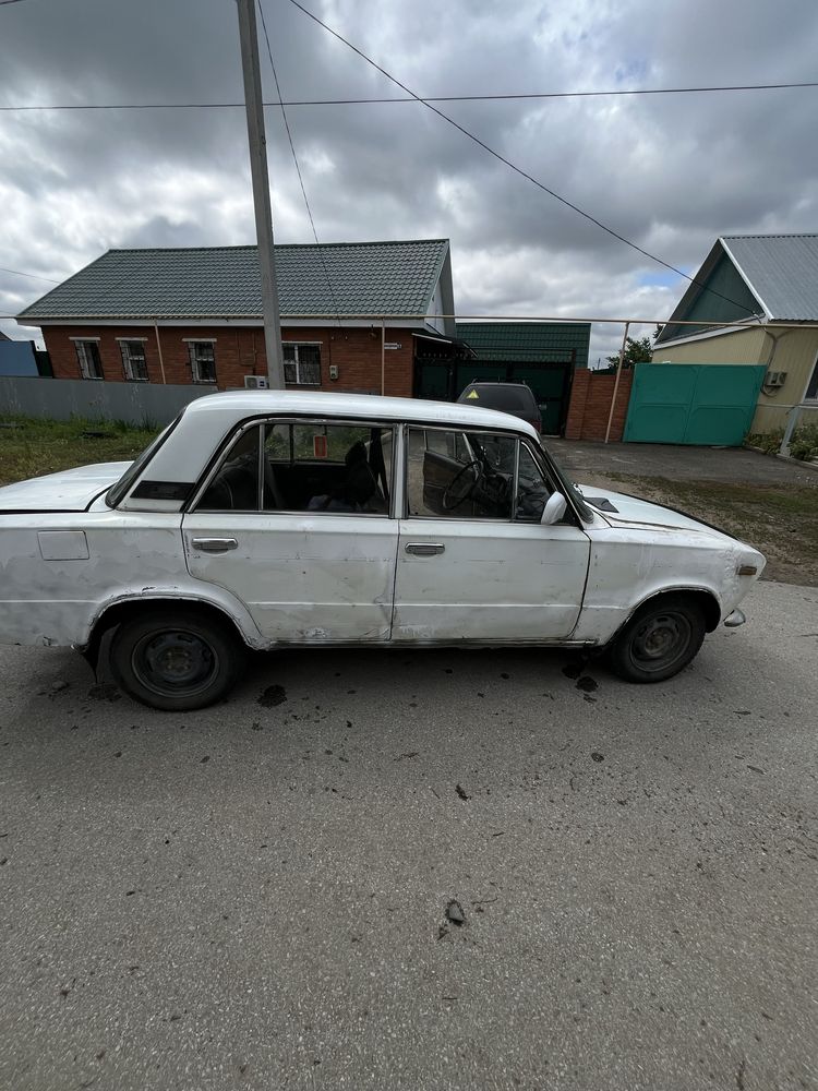 В разборе 2106 карбюратор