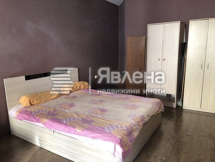 Продава се Тристаен апартамент в Бургас, Изгрев - 73 кв.м за 1261 €/кв.м - Снимка #1