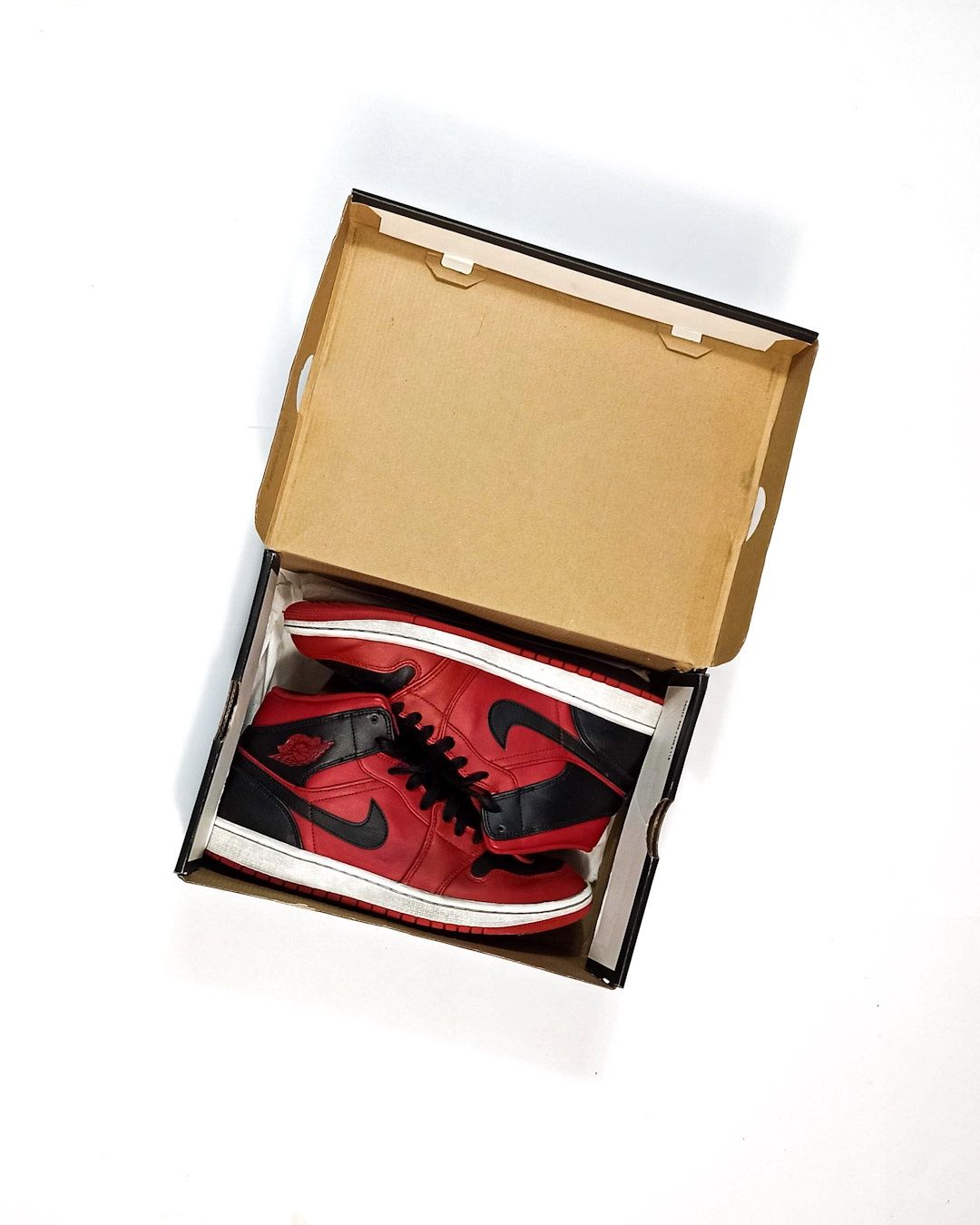 Обувки Jordan 1 MID
