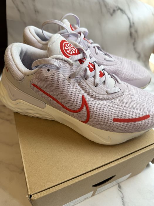 Дамски маратонки Nike