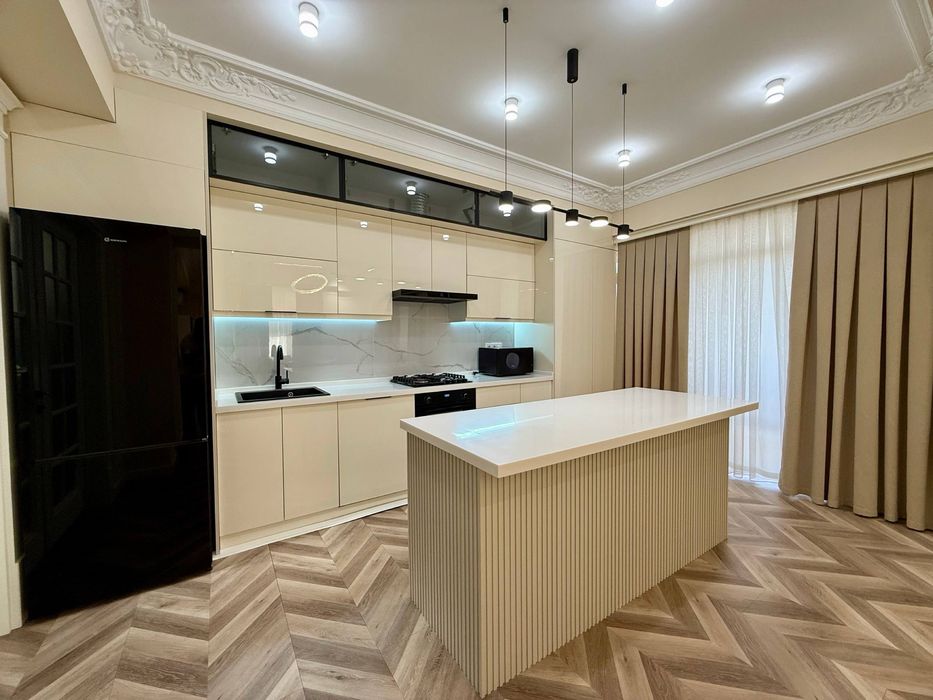 Срочно Продается Квартира 4/9/10 218м2 на ЖК «Мадрид» Мукумий Мост