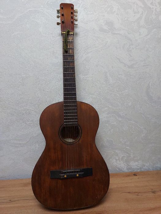 Gitara djipson va yog‘och gitara