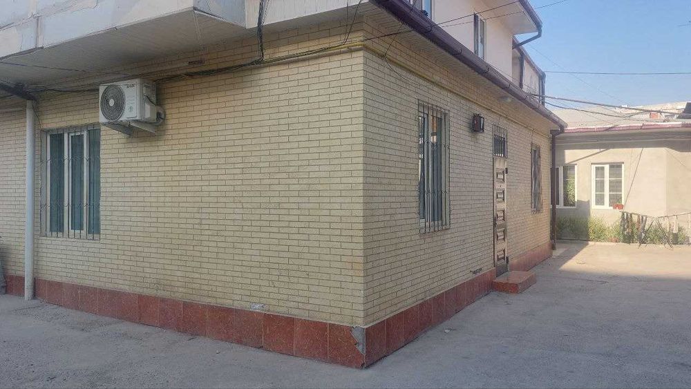 Квартира сотилади, 2 этажкали домни, 1 чи этажи 54.5 кв.м.