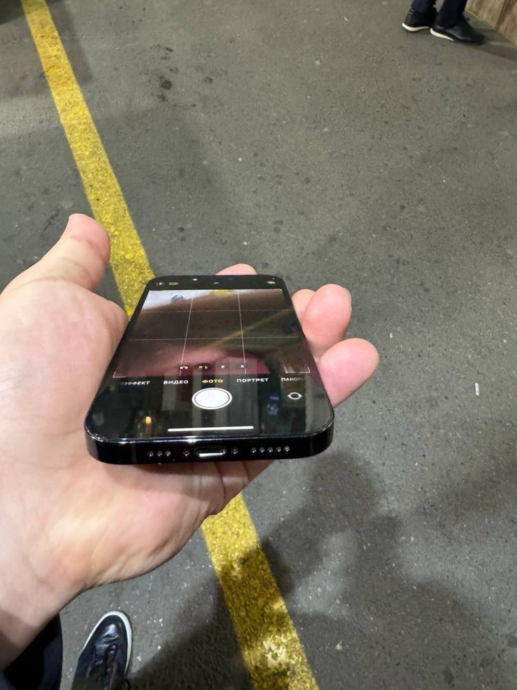 Iphone 14 pro 256 gb black.