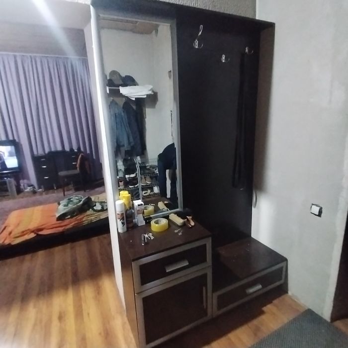 Прихожка продам с зеркалом