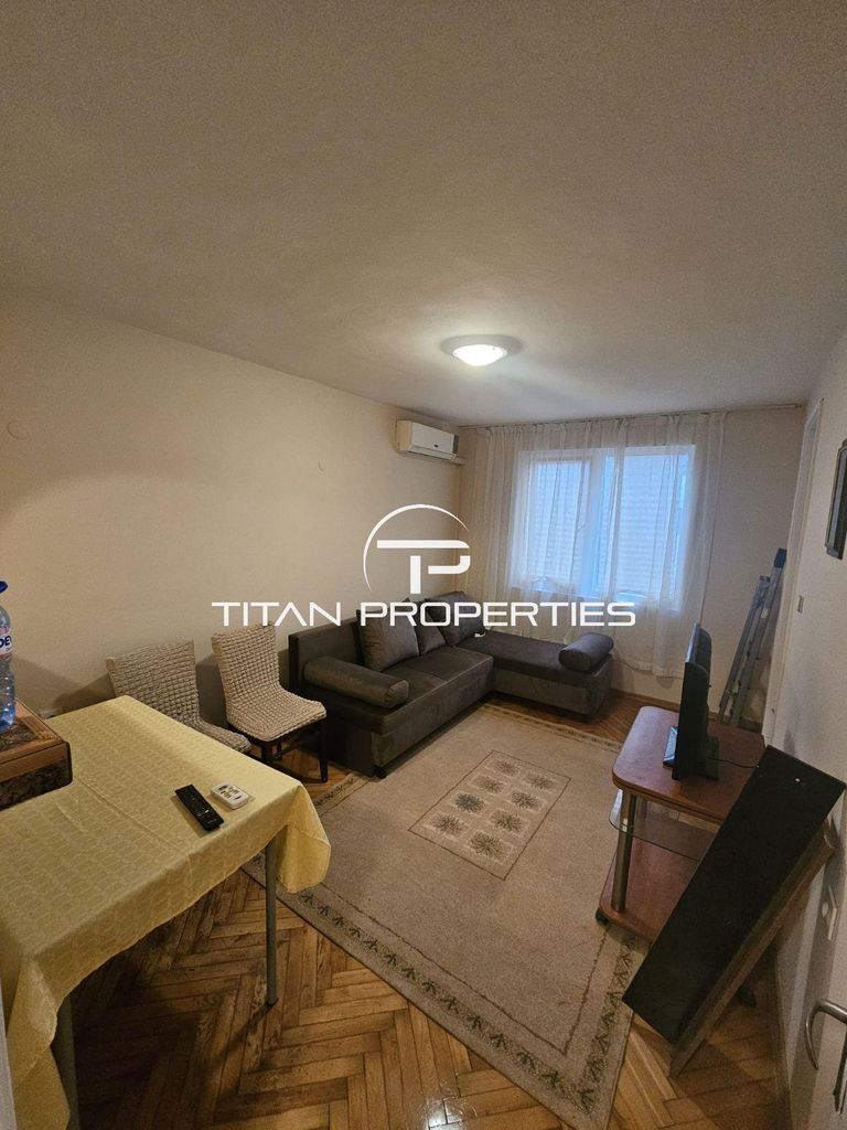 Дава се под наем Двустаен апартамент в Бургас, Център - 48 кв.м за 306 € - Снимка #2