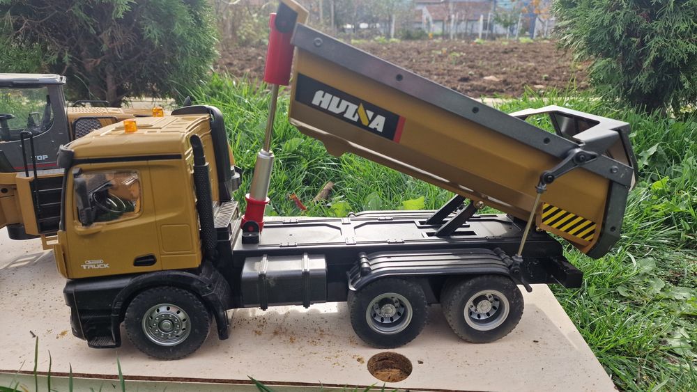 Комплект RC HUINA 1:14 – багер, самосвал и челен товарач