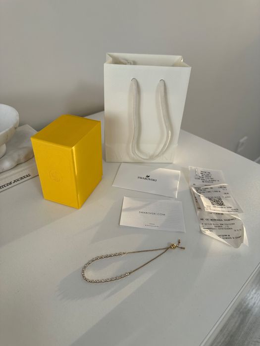 SWAROWSKI  чисто нова гривна