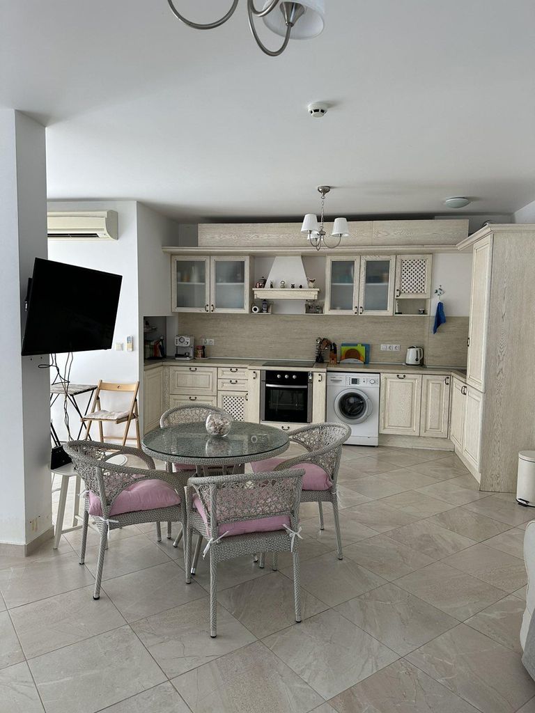 Продава се Двустаен апартамент в Черноморец - 76 кв.м за 1211 €/кв.м - Снимка #4