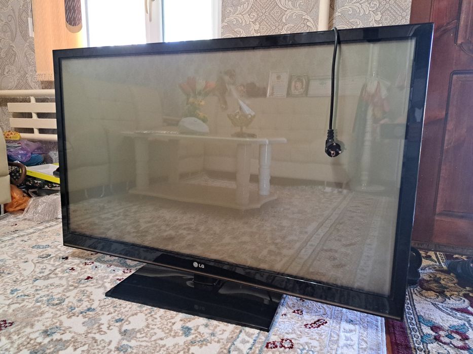 Телевизор LG с диагональю 127 см.
