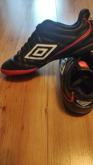 детски футболни обувки Umbro 37 и 40н.кожени и Nike 40 н.