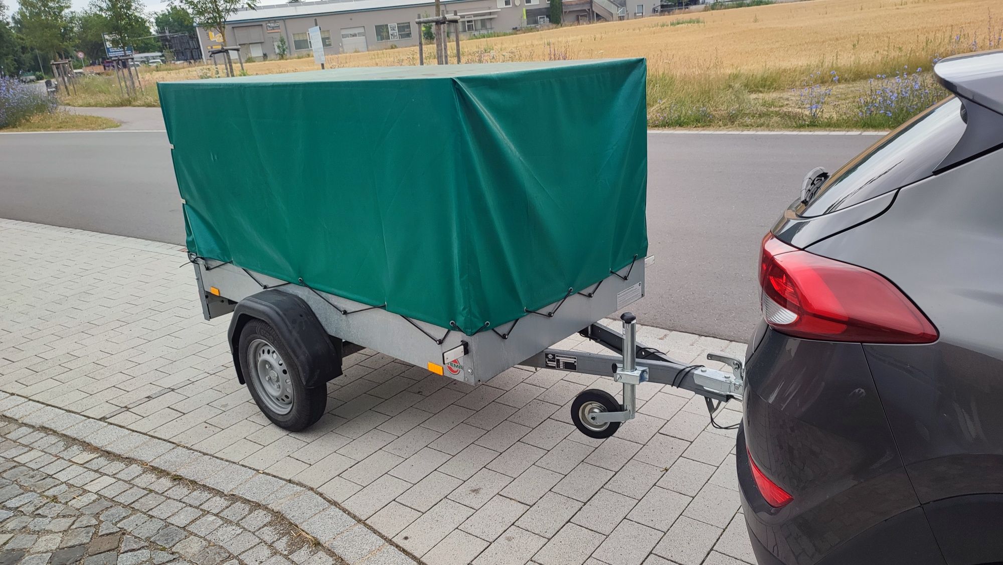 Remorca auto cu prelata