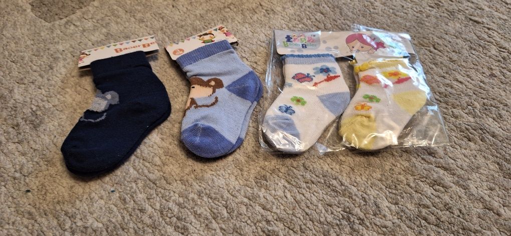 НОВИ бебешки чорапки