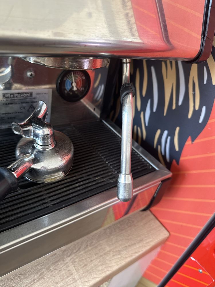 Aparat profesional de cafea la Pavini