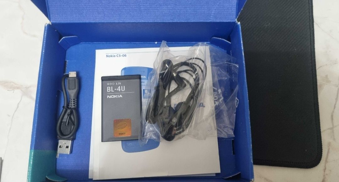 Nokia C5-06 оригинал в новом состоянии
