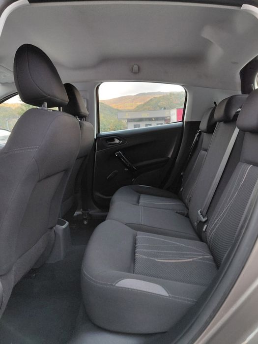 Peugeut 208 1,6 diesel an 2014 euro 5 Navigație/ Incalzire scaune .