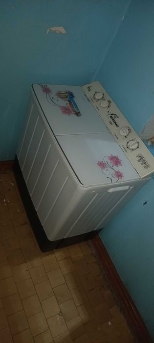 Продаю полу автомат машинку 8кг