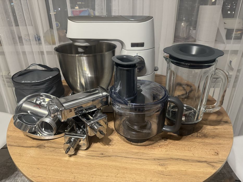 Kenwood  почти новый