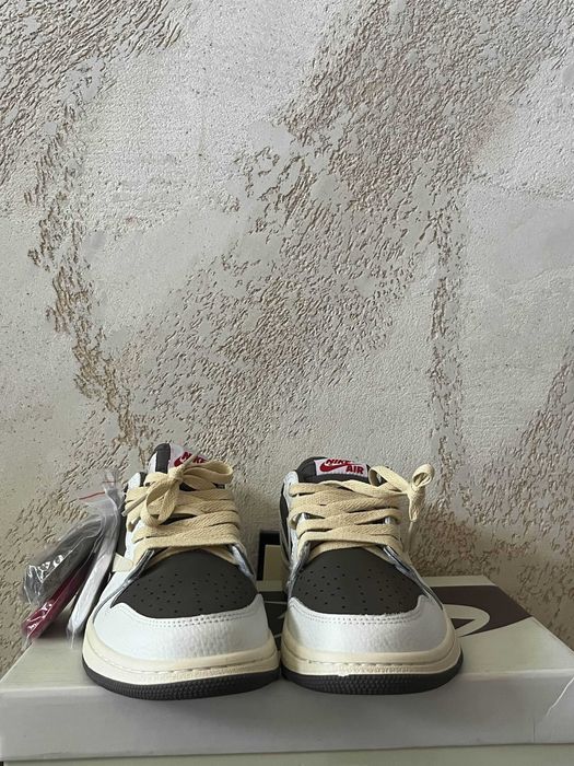 Jordan 1 Retro Low OG SP Fragment x Travis Scott