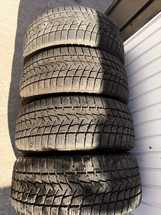 Гуми 225/55/16 зимни 4броя