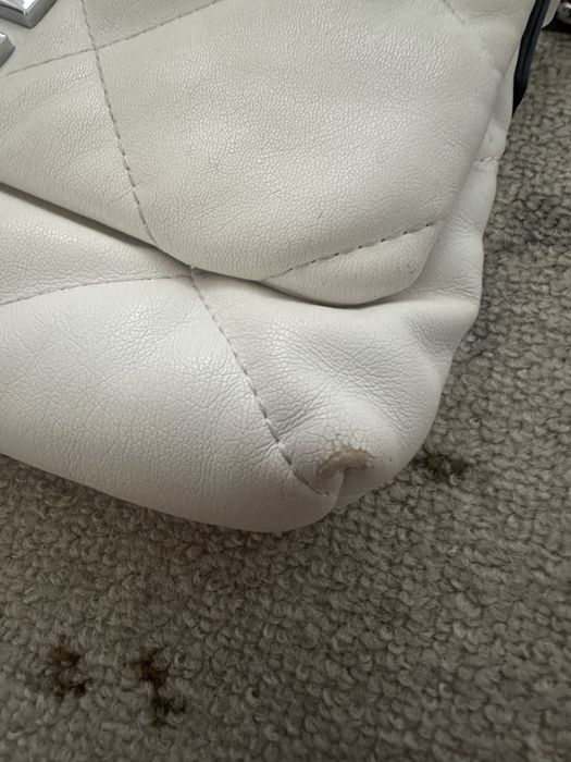 Малка чантичка Guess