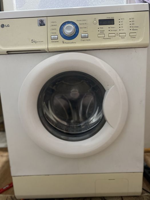 Машинка стиральная,