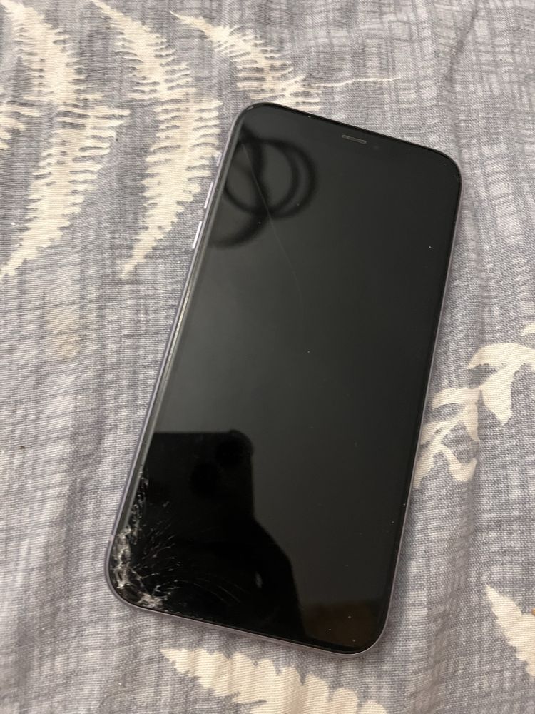 Продам iphone 11
