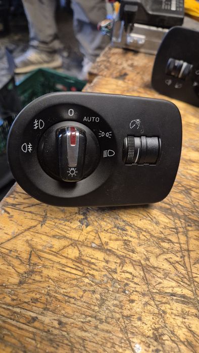 Оригинален Ключ Фарове за Сеат Леон 1P  FR 2008- 2012г