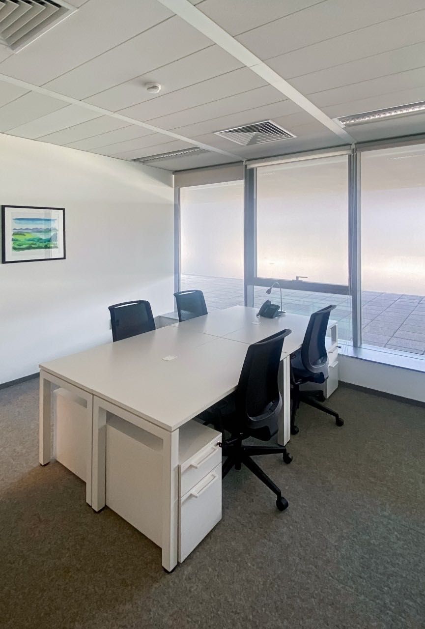 Офис пространство с отворен план за 10 души в Regus European Trade