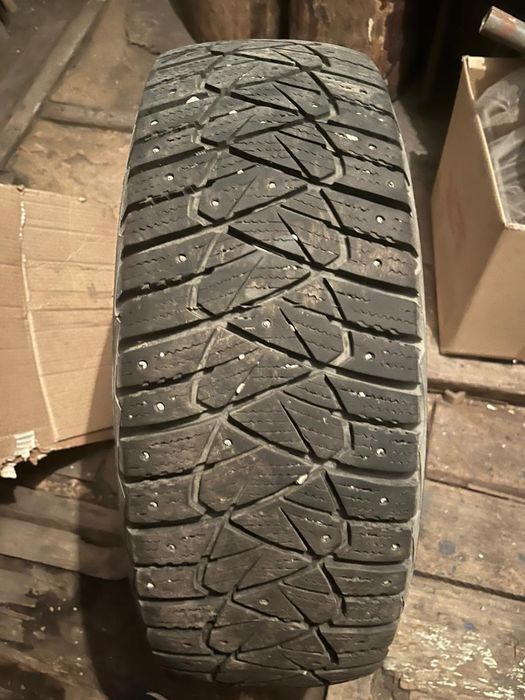 Шины зимние шипованные Goodyear комплект
