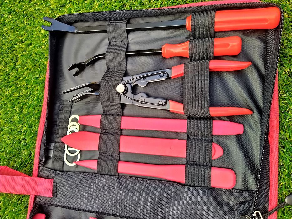 Kit scule demontare tapiterie, interior auto 19 buc cu geanta