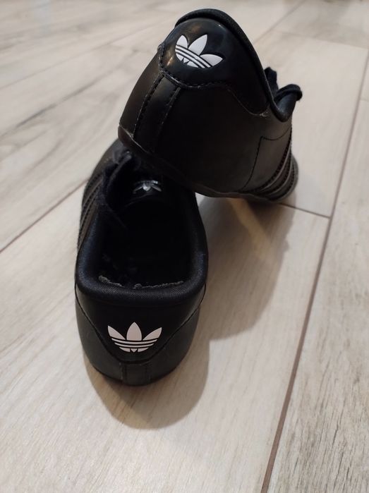 Adidași mărimea 36